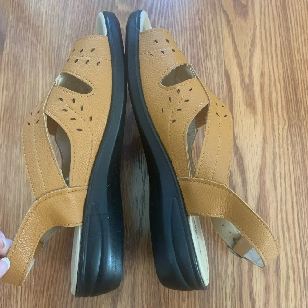 Anna Almeida tan sandals